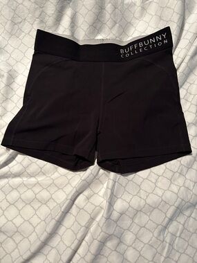Buffbunny shorts size M